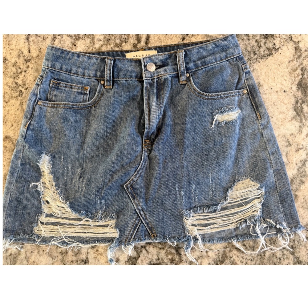 PacSun Womens Distressed Denim Mini Skirt Medium Wash Raw Hem Size‎ 27